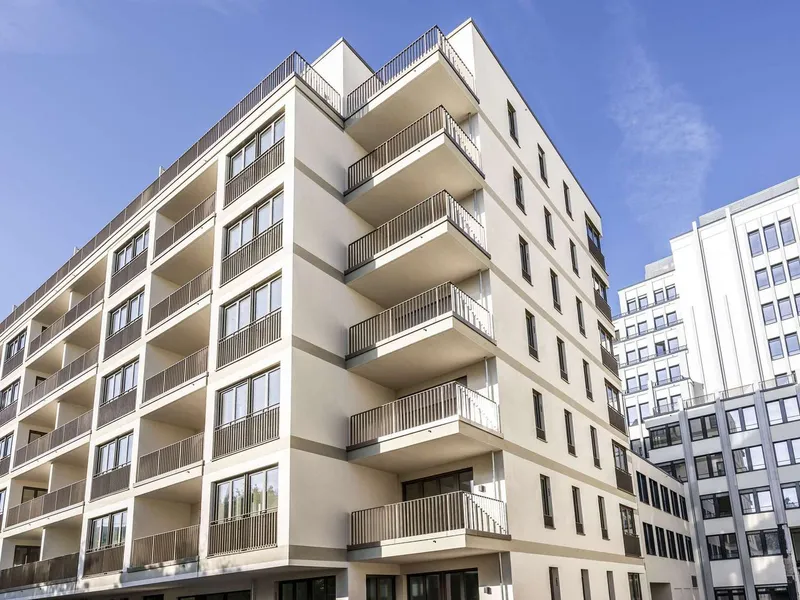 Wunderschönes 2-Zi.-Penthouse, ruhige, Lage, Blick über die Stadt, hochwertige EBK & Klimaanlage — photo 1
